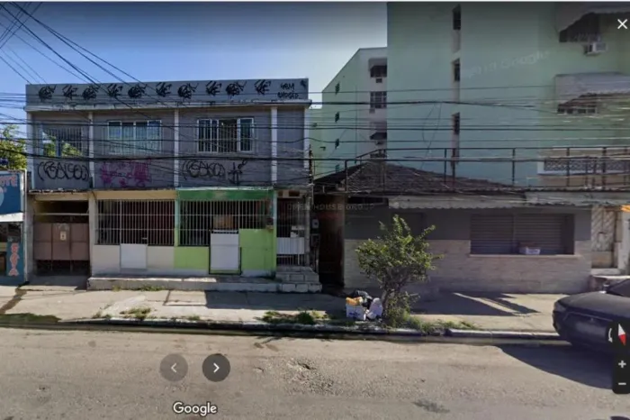 Open House vende: Terreno 300m2 com 3 lojas em São Gonçalo