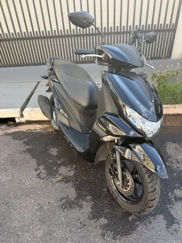 Yamaha Fluo ABS