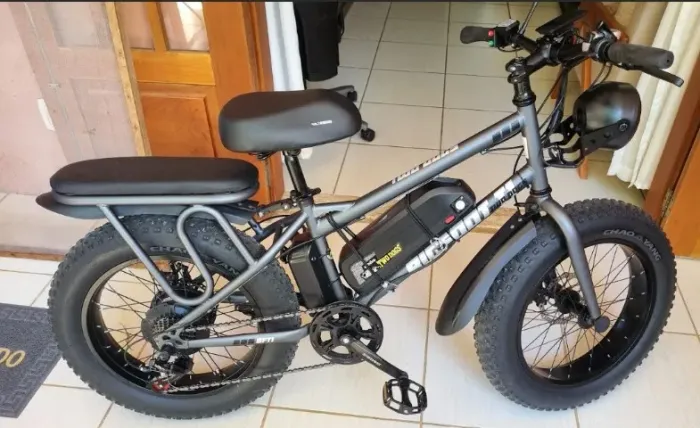 BICICLETA ELÉTRICA TWO DOGS BIGFOOT T1 750W - PRATICAMENTE NOVA!