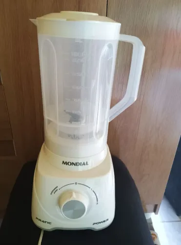 Vende se liquidificador semi novo, usado poucas vezes 