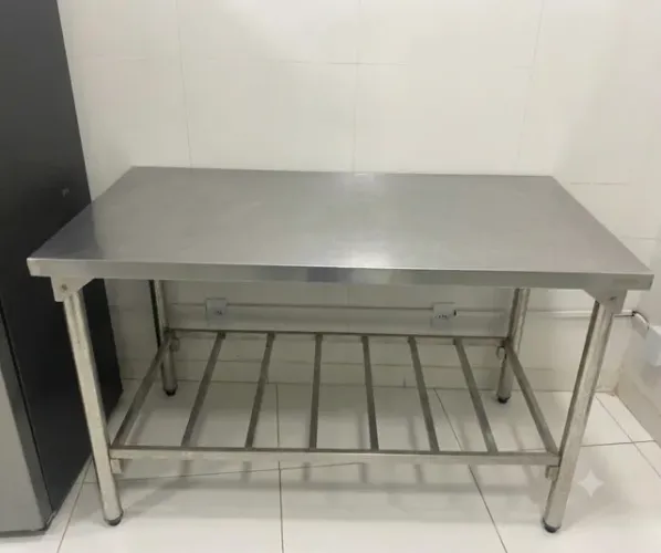 Mesa de Inox para cozinha Industrial