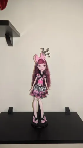 Draculaura Intercâmbio Incompleta