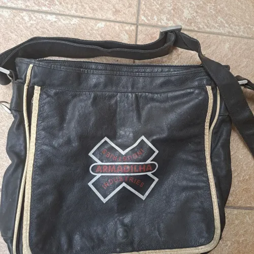 Bolsa couro 60,00