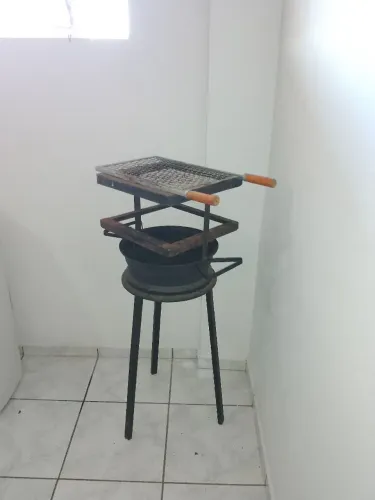 Churrasqueira com grelha..