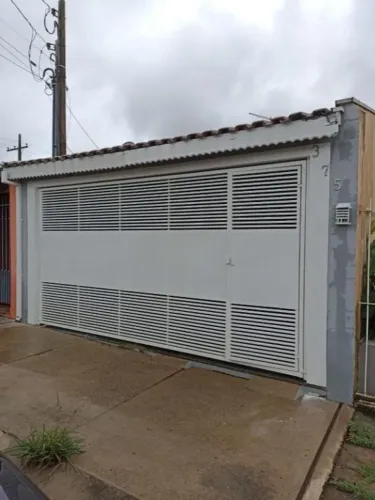 Casa para Locação com 2 Quartos, Edícula, Churrasqueira e Garagem - Jardim Palmira - Tatuí