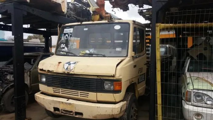 Peças Caminhão 709 710 Sucata 709 710 MB para venda de peças