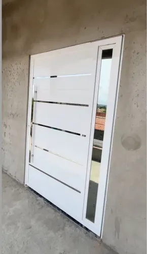 Lindas portas em alumínio com vidro. Modelos diferenciados.