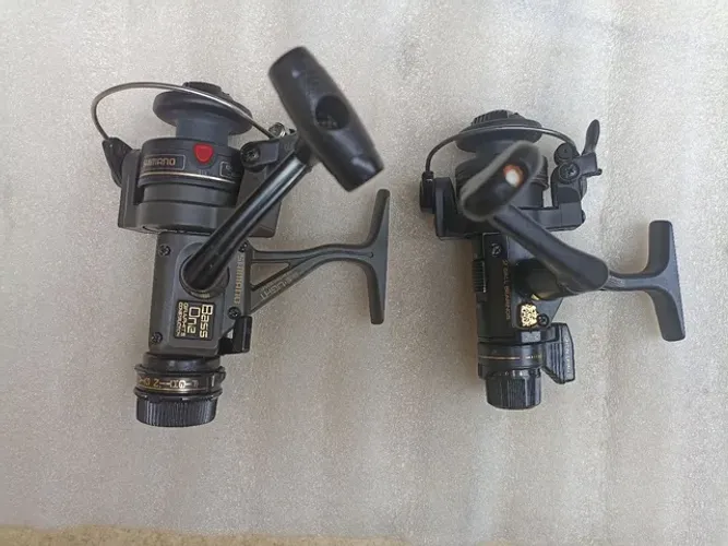 Molinetes Shimano Bass One e Black Magnum,