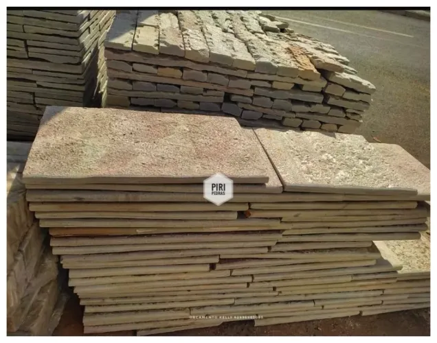 PEDRA DE PIRENÓPOLIS /borda de piscina