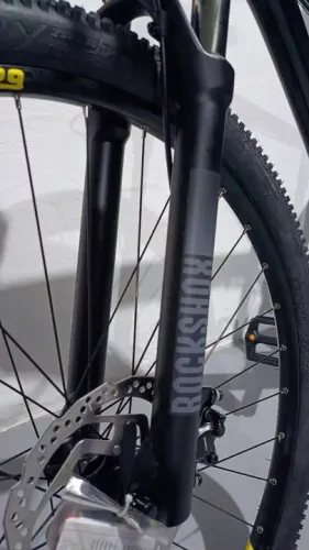 Suspensão Rockshox Judy 100 mm com Trava Guidão