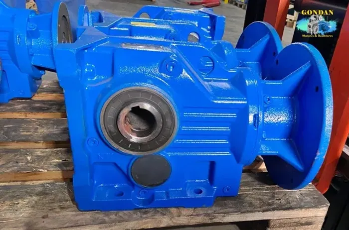 Redutor Conico De Engrenagens Helicoidais  Modelo TKA-B87