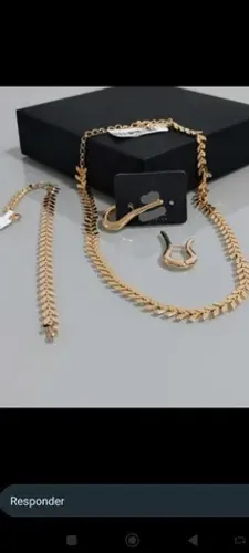 Lindo conjunto de colar choker e pulseira 