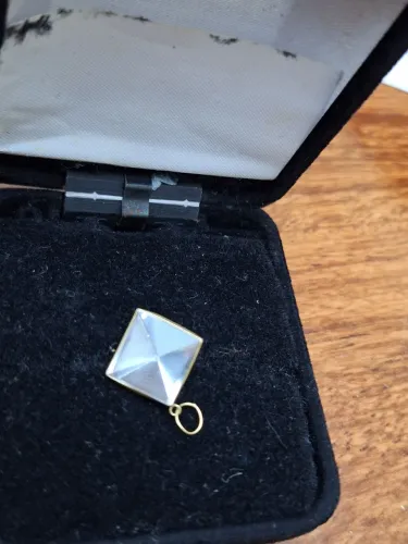 Pingente em ouro 18k e cristal