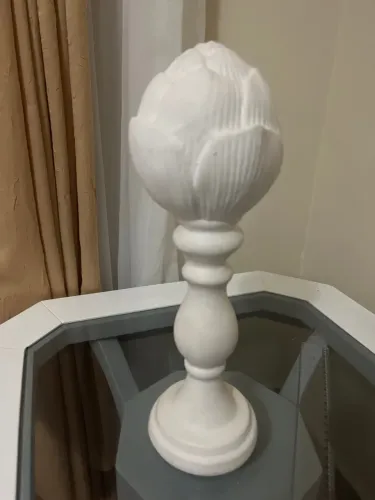Pinha decorativa em cerâmica