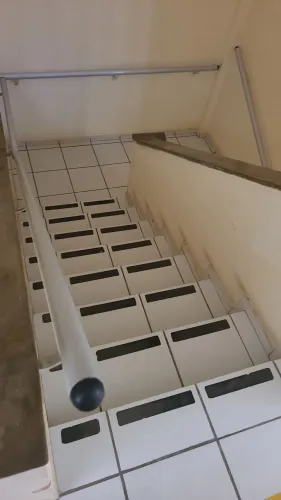 Vendo corrimão em alumínio 