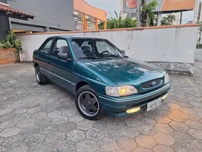 Escort GLX 1.8i Completo e impecável!