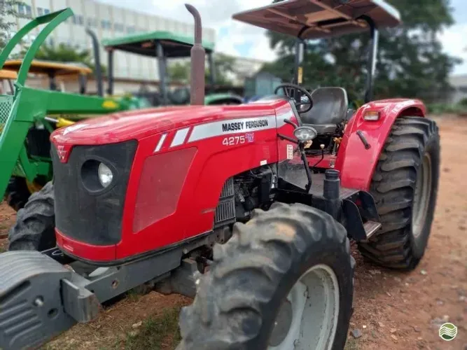 Trator Massey Ferguson  2016. 
