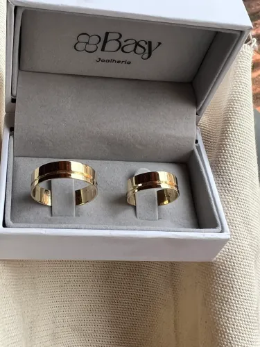 PAR ALIANÇA OURO 18k RETA COM FRISO 5 MM 8 GRAMAS 