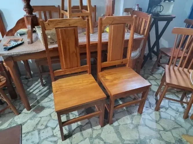 Cadeira de jantar reforçada feita inteiramente de madeira maciça