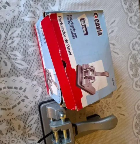 Perfurado de papel 