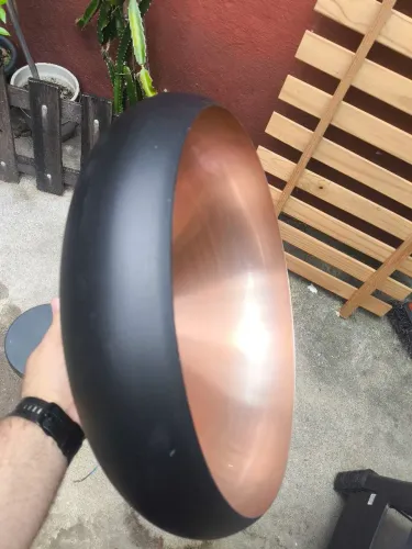 Lustre pendente preto e cobre