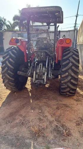 Vendo trator MF 4292 lamina tatu linha pesada