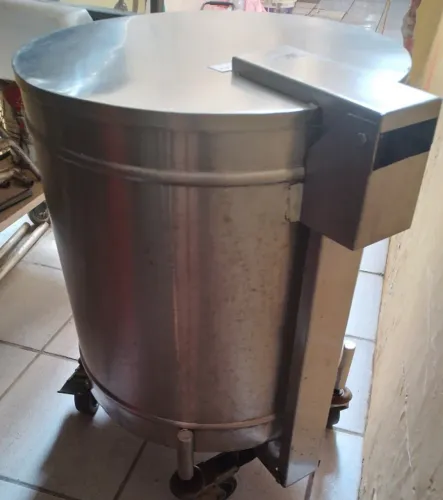 Lixeira em Aço Inox