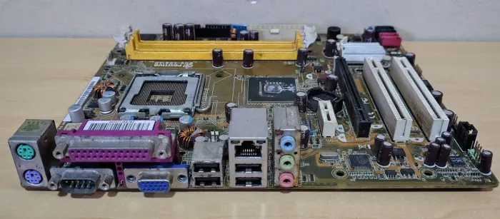 Placa mãe Positivo POS-AG31AP Para Usar Peças