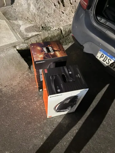 Boombox 3 lacradas com garantia de 1 ano. 