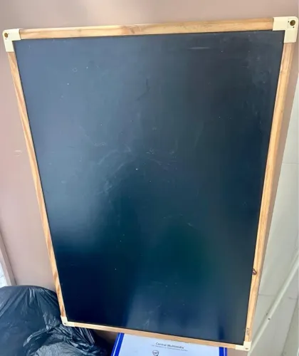 Quadro de giz ótimo estado 90 por 60