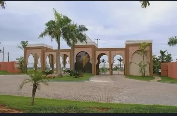 Vende-se terreno cond Terra de Canaã, próximo ao lago