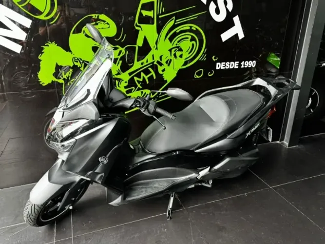 Yamaha Xmax 2022