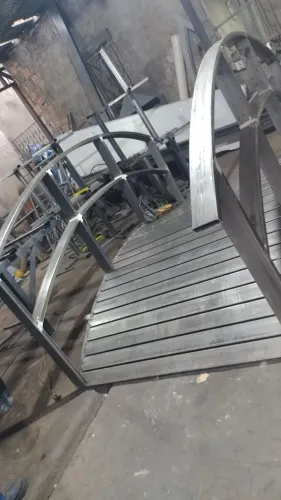 Somos Fabricantes de estrutura metalicas, coberturas, varandas, pergolados, Escadas 