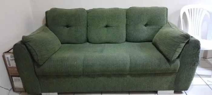 Sofá três lugares