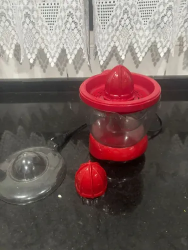 Espremedor de suco Lê Novo 220w novinho