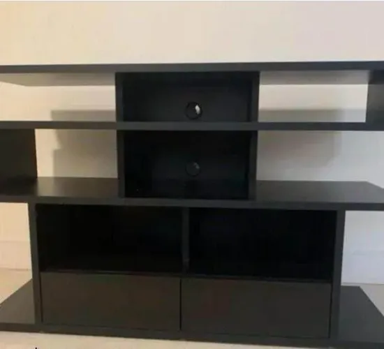rack moderno preto