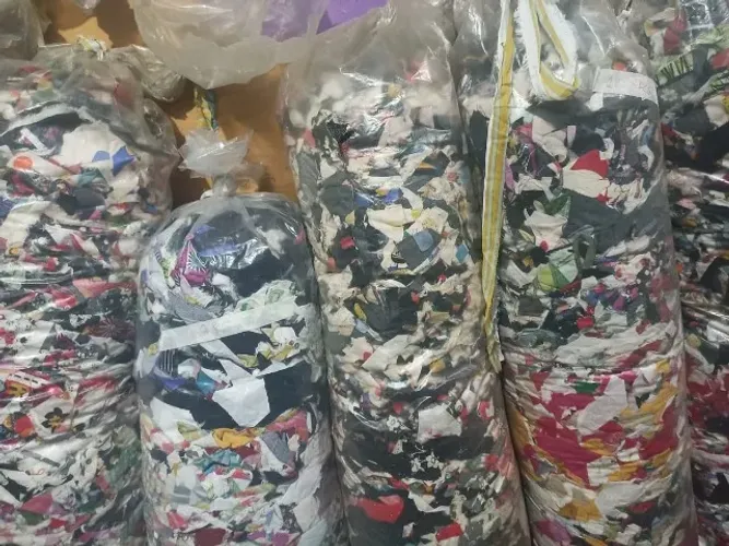 Retalhos de Tecido Pequenos para Encher Saco de Pancada - Apenas R$ 2,00 o Kg!**