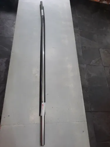 Moldura da Porta Dianteira Direita Toyota Hilux e SW4 2015 a 2020