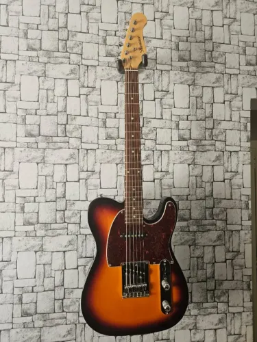 Guitarra Telecaster Hurricane. Top e Barata!