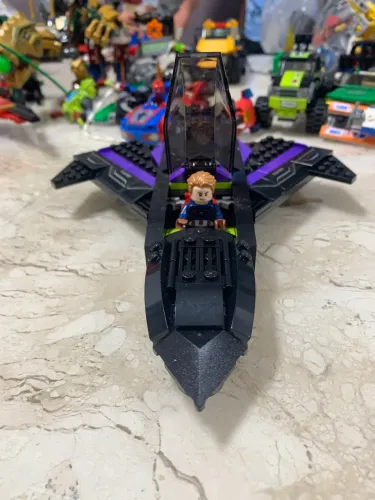 Nave Capitão America roxa - LEGO