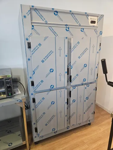 geladeira comercial 4 portas de inox Gelopar