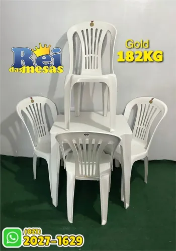 JOGO DE MESA E CADEIRAS PLÁSTICO