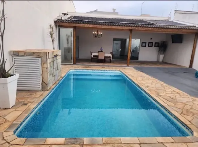 vende-se casa no bairro nordeste 3 quartos