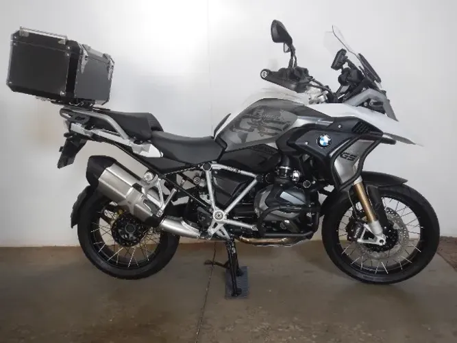 BMW R 1250 GS Sport com muitos acessórios incluídos no preço !