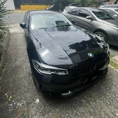 BMW 320i - Preto Safira, Teto Solar, Interior Bege Premium