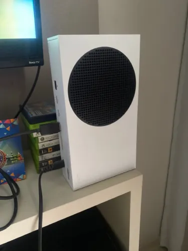 Xbox Series S - Console Compacto e Poderoso