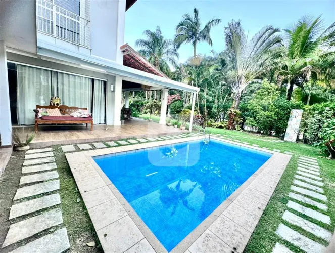 CASA 5 QUARTOS 4 SUÍTES CONDOMINIO FECHADO PISCINA ÁREA GOURMET A VENDA