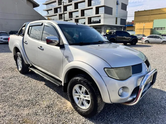 Mitsubishi L200 Triton HPE 3.2 CD TB Int.diesel AUT 2011