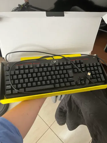 Teclado gamer - Teclado Varuna Reddragon