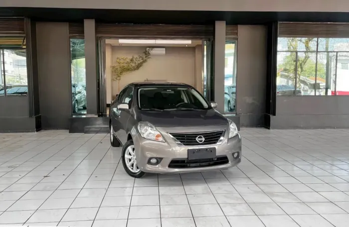 Nissan Versa SL 1.6 16V Flex Fuel 4P Mec. 2014